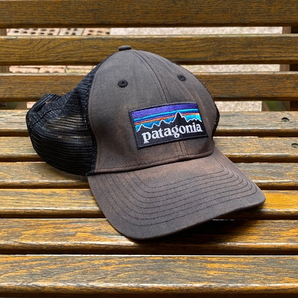 Patagonia faded Black SnapBack Hat 6 panel mesh back cap - Picture 2 of 15